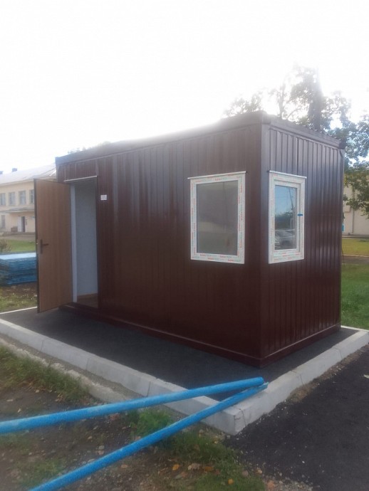 Блок-контейнер «Стандарт» на шасси 4х2.4х2.5 м