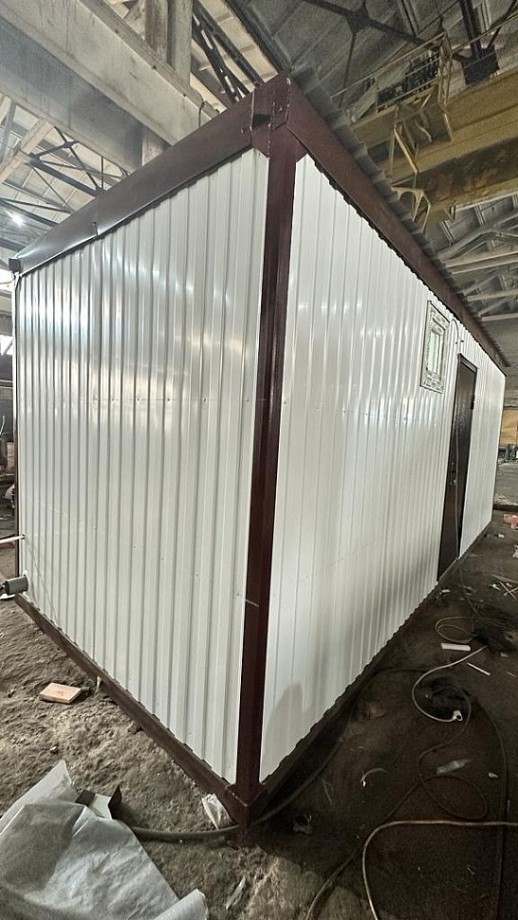 Блок-контейнер «Сантехнический» 9х2.4х2.5 м