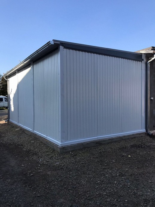 Блок-контейнер «Премиум» на лыжах 3х2.4х2.5 м